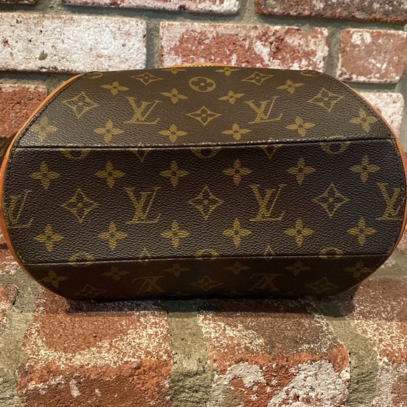 EUC Louis Vuitton Ellipse MM Date Code MI0988 - Picture 10 of 10